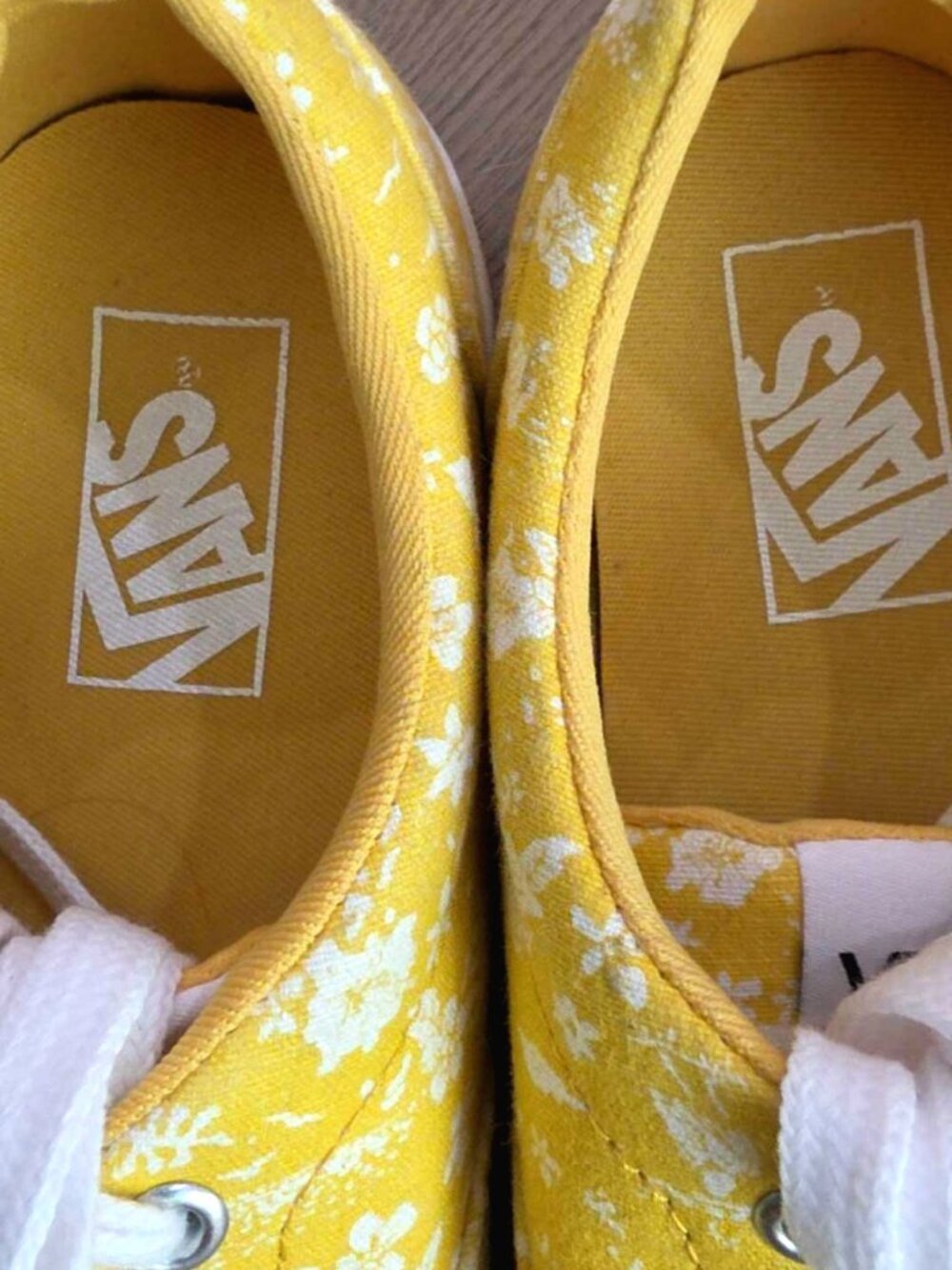 Vans Authentic Yellow/White Floral Canvas Sneakers Womens Size 10 Like New - Picture 4 of 16